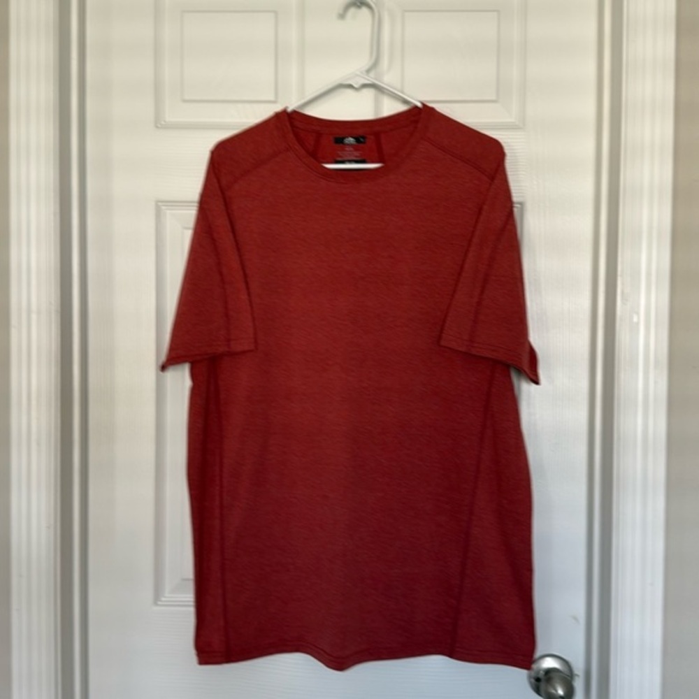 Pacific Outfitters rust red tee shirt